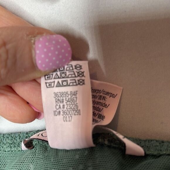 Victoria Secret Open Back Green Lace Teddy Bodysuit. Size Small. - Picture 7 of 10